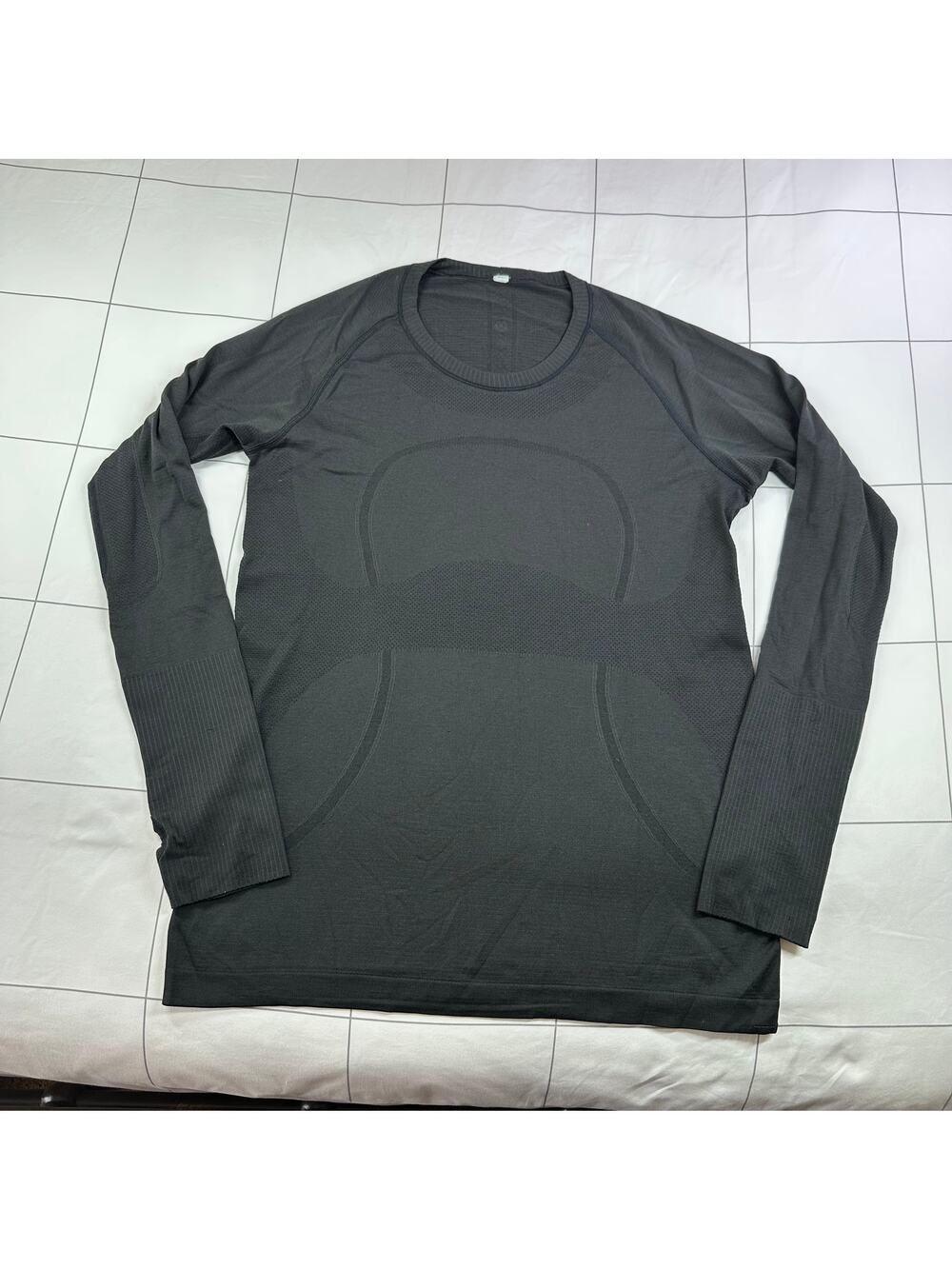 Lululemon Top Womens 12 Black Swift Stride Long Sleeve Athletic Run Workout Gym